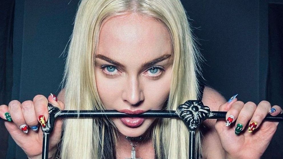 Madonna, în rolul Fecioarei Maria pe coperta Vanity Fair. Imaginile i-au revoltat pe fani: 