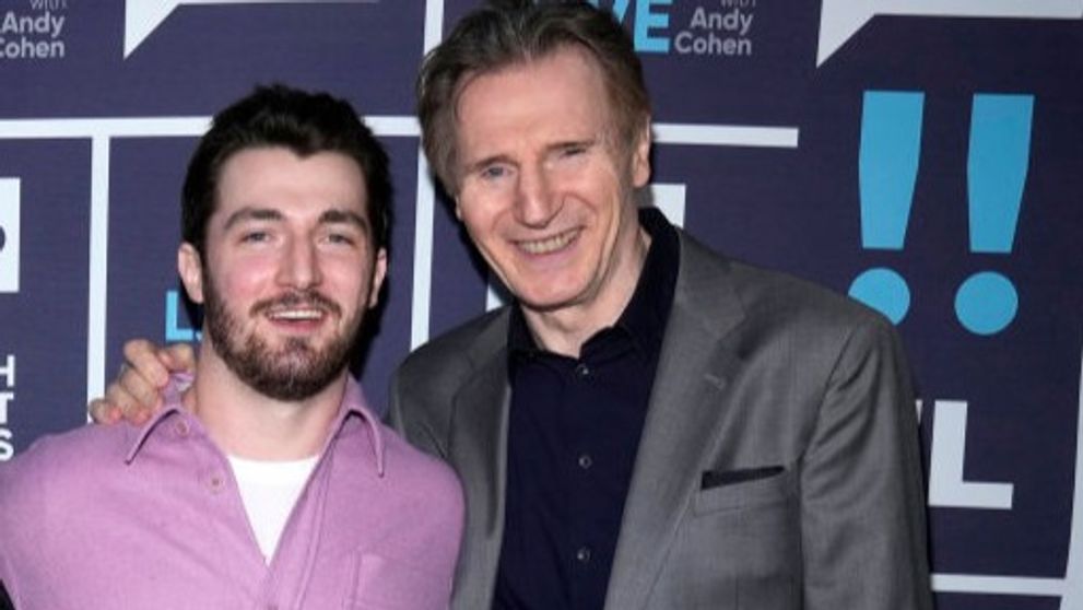 Fiul lui Liam Neeson și-a cerut iubita în căsătorie. Cum arată și cu ce se ocupă viitoarea noră a starului din „Taken”