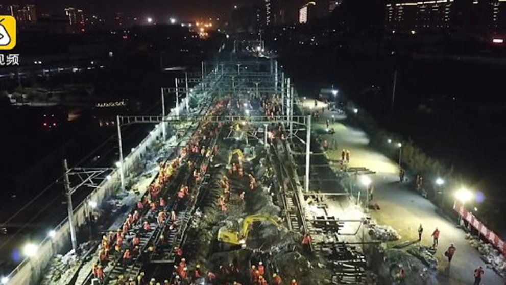1500 de chinezi au construit in 9 ore o cale ferata
