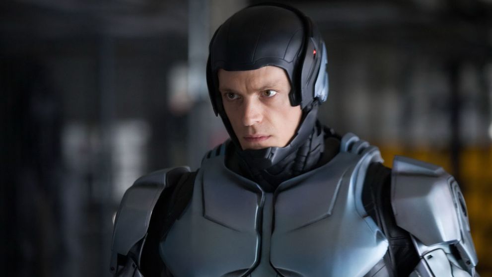 Cea mai rebela sotie de vedeta! Femeia care l-a cucerit pe RoboCop e tatuata din cap pana in picioare