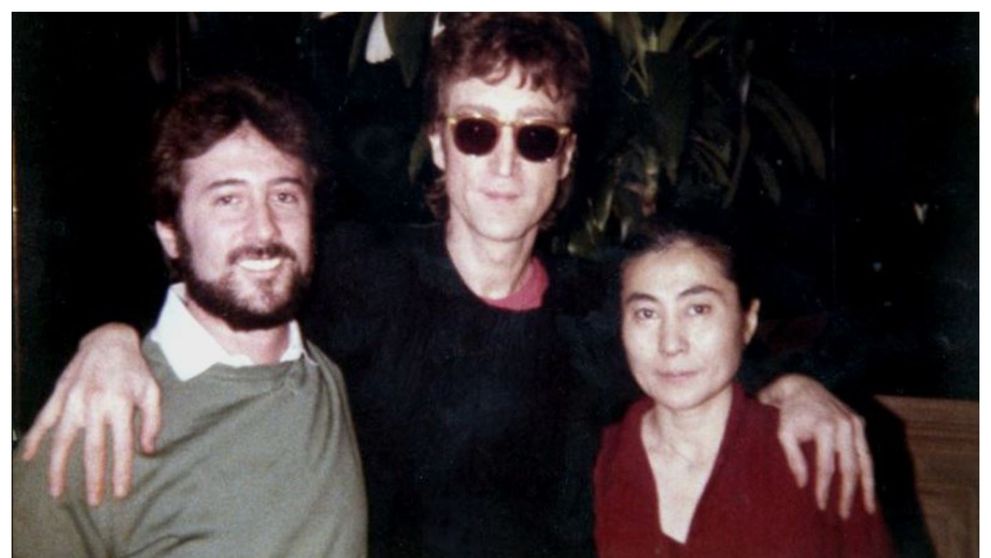 Jurnalistul care i-a luat ultimul interviu lui John Lennon lucrează și azi la radio
