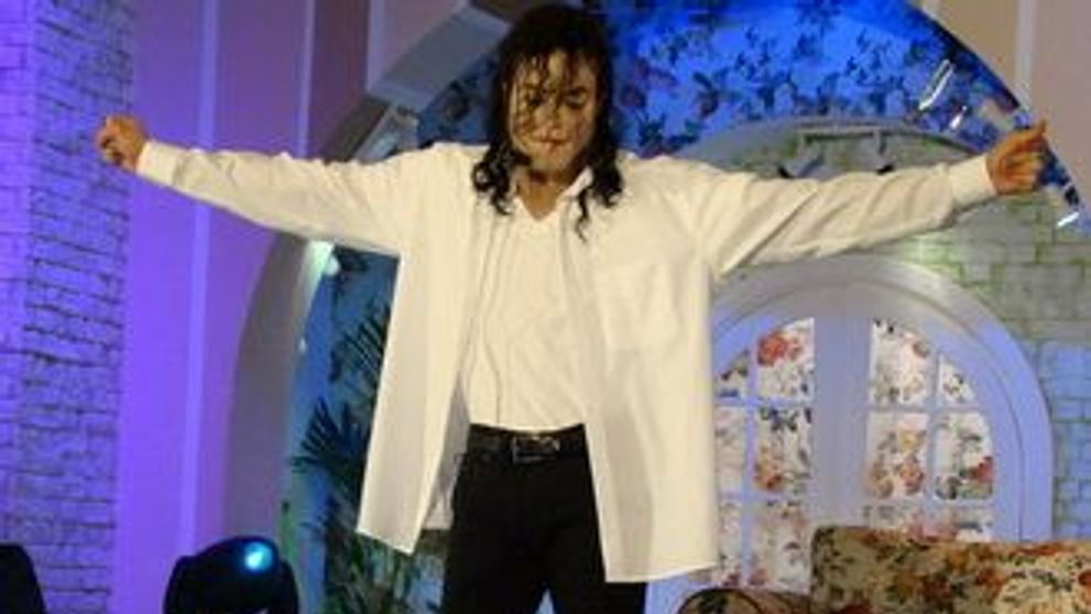 Intalneste-te cu Earnest Valentino, sosia oficiala a lui Michael Jackson!