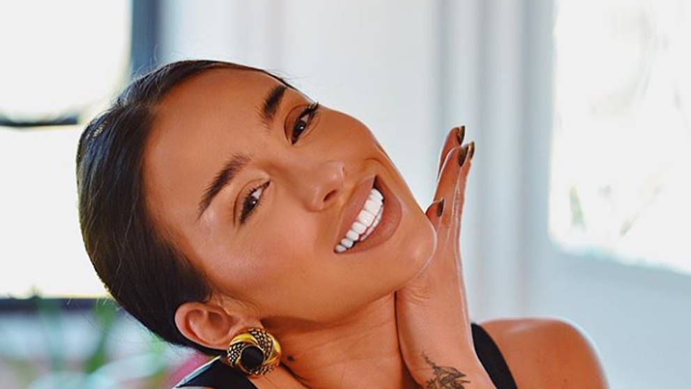 Ruby, imagini incendiare pe contul de Instagram. S-a pozat topless și a postat pozele pe internet