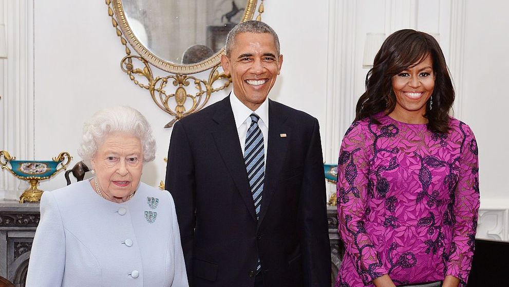Michelle Obama explică de ce a încălcat protocolul la întâlnirea cu Regina