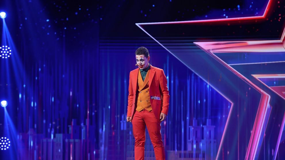 ”Urmează să aveți parte de cel mai tare show!”. În această seară, Joker urcă pe scena Românii au talent