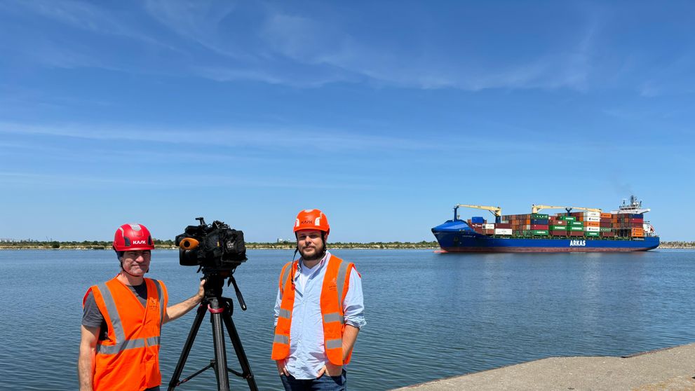 Suntem în urmă la infrastructură, dar miliardele europene continuă să vină. Avem cu ce, trebuie să avem cu cine  – EU Yes la Vot – un reportaj de Cosmin Savu și Paul Angelescu duminică, la România, te iubesc!
