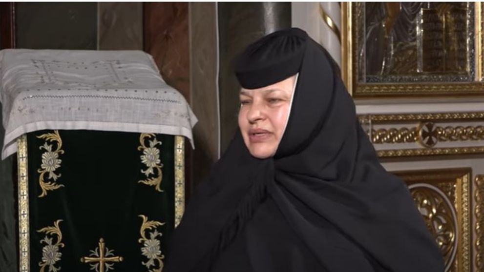 Urăm sau nu „La mulți ani!” în data de 15 august? Ce spune Maica Cipriana de la Mănăstirea Ghighiu