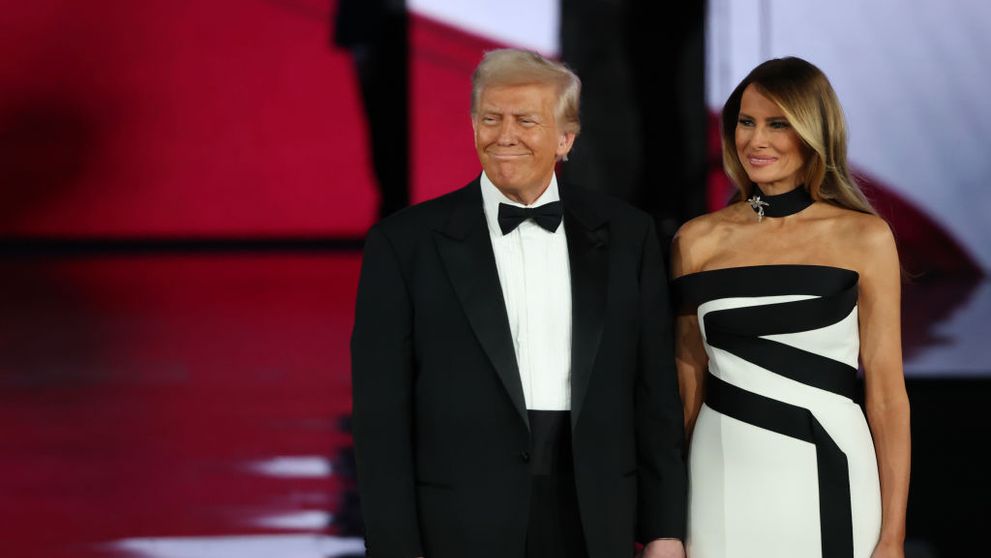 Toți ochii pe Melania! Prima Doamnă a Americii, exemplu de rafinament și eleganță la balul de inaugurare a lui Donald Trump