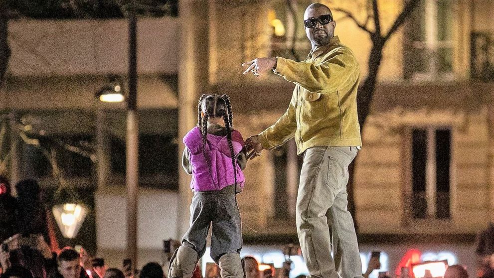 Kanye West, donații de 2 milioane $ pentru familiile afectate de rasism. Cum o ajută pe fiica lui George Floyd