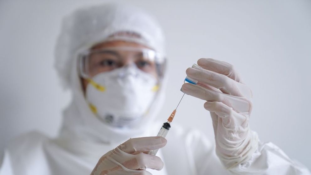Guvernul din Marea Britanie a făcut public prospectul vaccinului Pfizer anti-COVID! Care ar putea fi efectele secundare