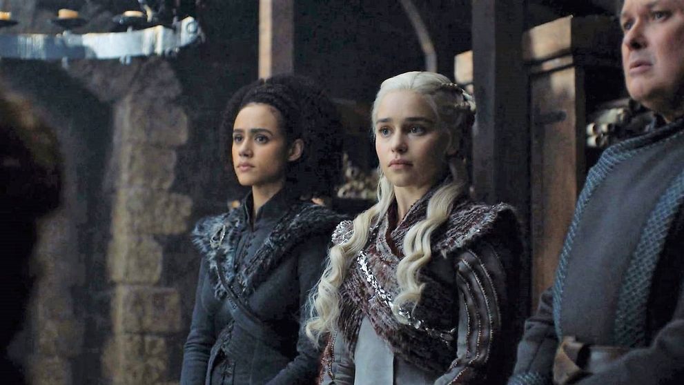 Emilia Clarke a spus adevărul despre paharul de cafea care a apărut într-o scenă din Urzeala tronurilor