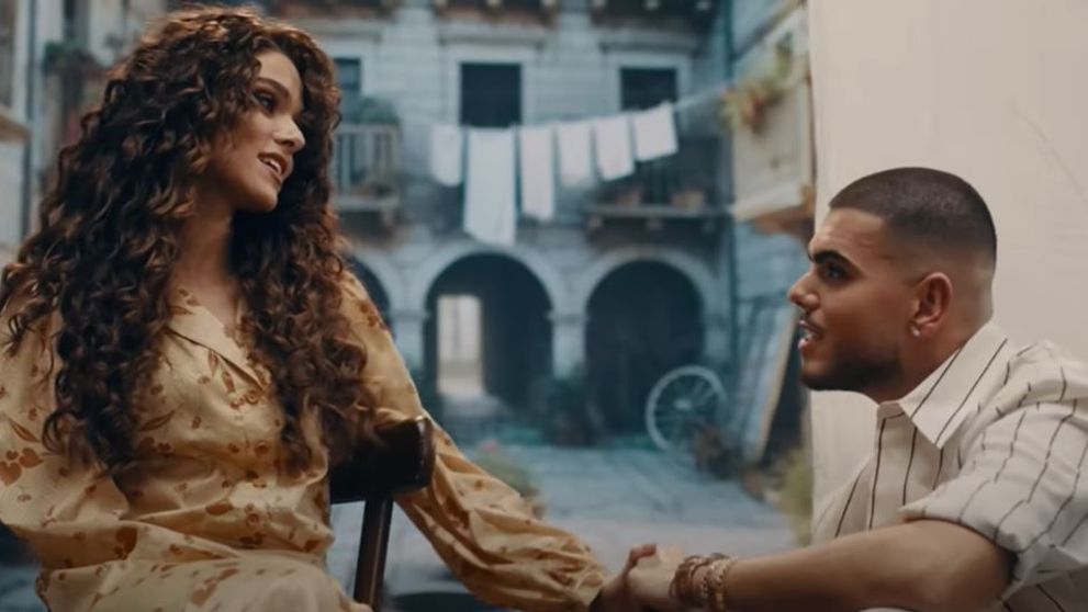Theo Rose și Andrei Bănuță au ajuns în trending cu melodia „Cine, cine”. Fanii sunt fascinați de imaginile din videoclip: „Ne-ați dus cu gândul la timpuri de demult”