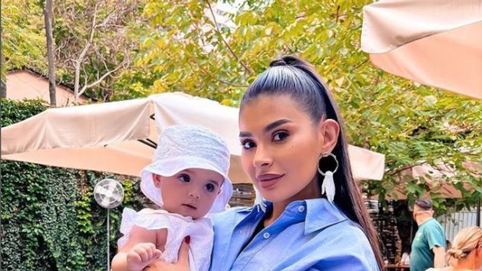 Imagini speciale de la botezul lui Iris Nicole, fetița Marisei Paloma și a lui Liviu Stanciu
