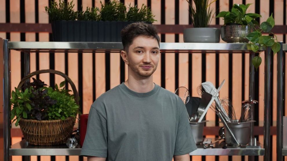 Mesajul postat de Cristian Ușurelu, după ce a fost eliminat din competiția MasterChef în semifinală! Ce a transmis șorțul de aur al sezonului 9: „Experiența aceasta m-a învățat că viața are multe de oferit”