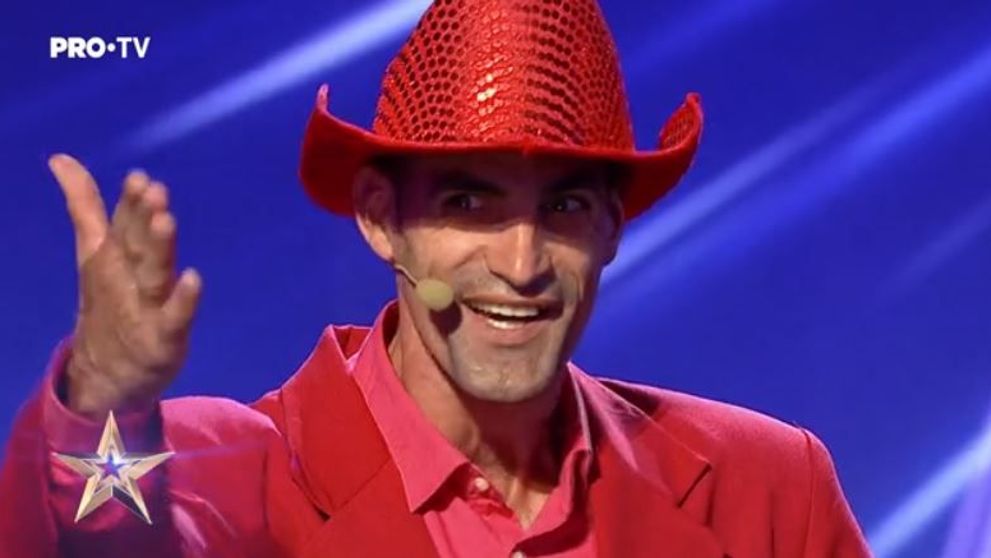 Viorel Botezatu imită animale sau cel puțin încearcă să facă asta
