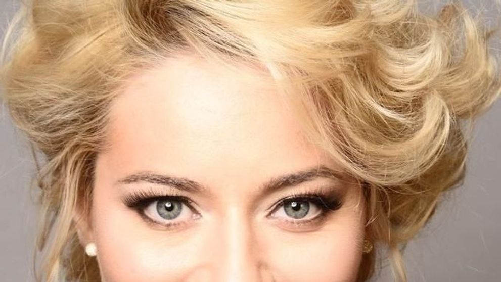Laura Cosoi, intr-o imagine incendiara care i-a bulversat pe fanii sai: 