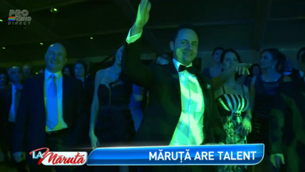 Talentul e molipsitor? Catalin Maruta si-a demonstrat abilitatile muzicale, sub privirile ingrozite ale Andrei. Reactia amuzanta a cantaretei