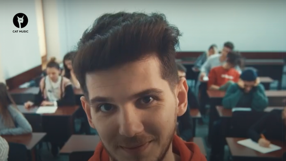 „Sesiune, sesiune”, noul cover amuzant lansat de Noaptea Tarziu, direct in trending