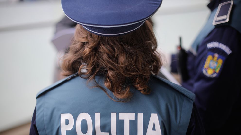 O polițistă de 22 de ani a fost prinsă la furat într-un mall din Iași. Greșeala 