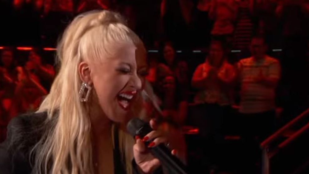 Concurentul care a impartit scena cu Christina Aguilera, inca de la auditii. Un duet care trebuie ascultat