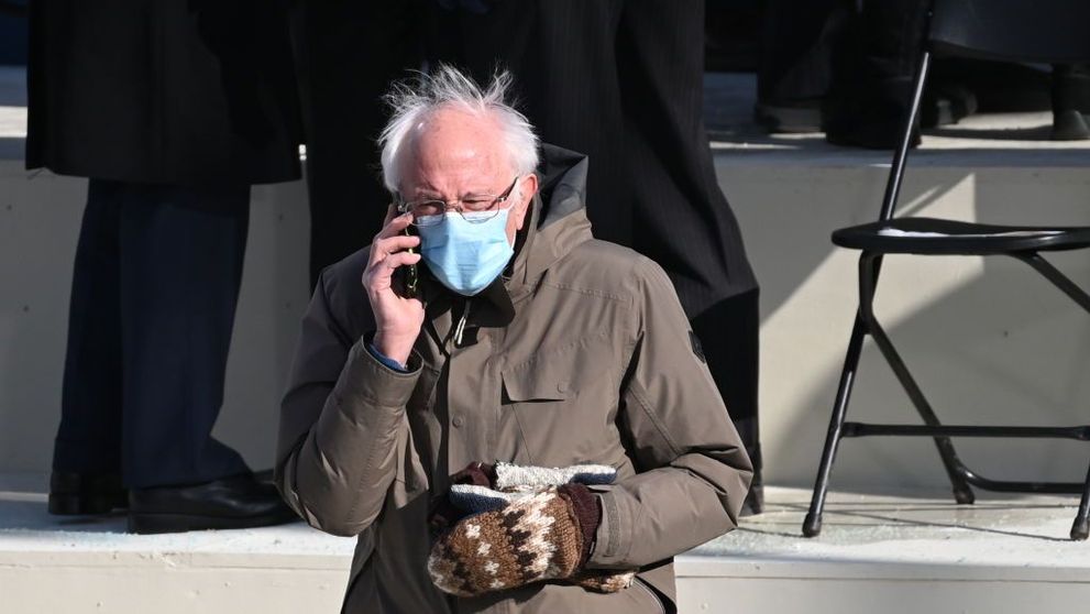 ”Nu e o poză reușită”. Ce spune fotograful despre celebra imagine cu senatorul american Bernie Sanders