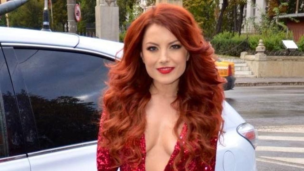 Elena Gheorghe, alaturi de sora si fratele ei intr-o imagine de mii de like-uri