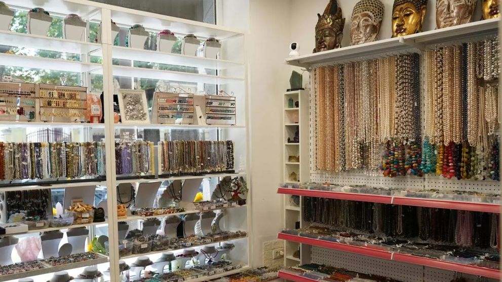 (P) Cele mai importante 5 Pietre pentru fiecare Zodie: O călătorie în lumea fascinantă a cristalelor și a astrologiei