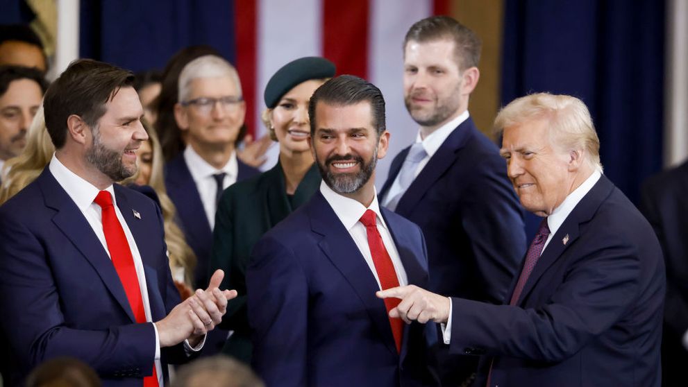 Se anunță nuntă mare în familia lui Donald Trump: „Ținându-se de mână și schimbând săruturi discrete”