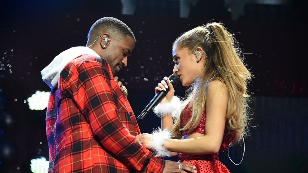 Imaginile pe care iubitul ei nu si-a dorit sa le vada. Ariana Grande si Justin Bieber, gesturi tandre pe scena