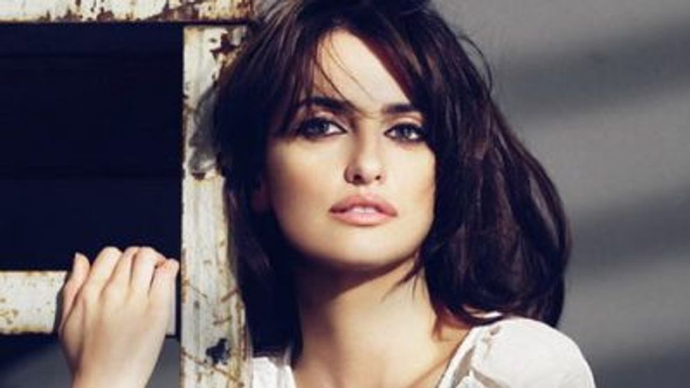 Minora dar rebela! Vezi cum arata Penelope Cruz la 15 ani, in primul ei videoclip!