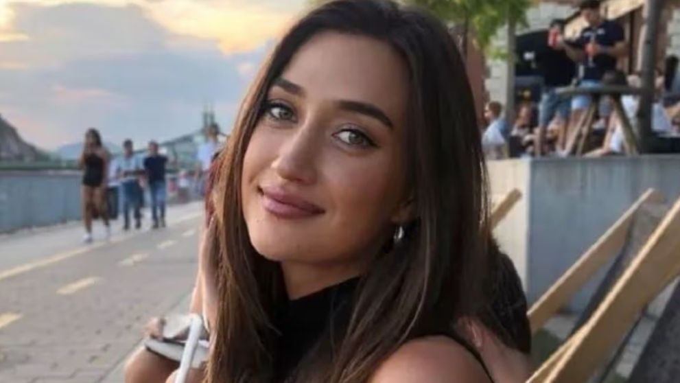O influenceriță de 32 de ani, găsită moartă într-o piscină naturală! Zăcea fără viață de cel puțin trei săptămâni: „Singurele indicii...”. Detaliile șocante descoperite de anchetatori