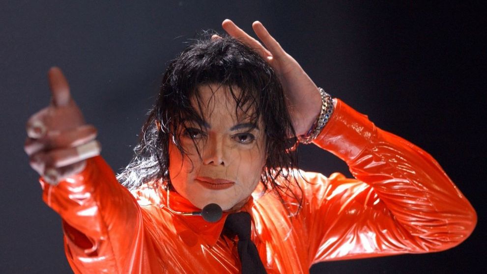 O nouă lovitură pentru familia lui Michael Jackson. Corpul megastarului ar putea fi exhumat