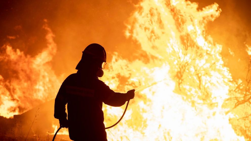 Pompierii români, ovaționați de greci după intervenția la incendiile care au mistuit Insula Evia