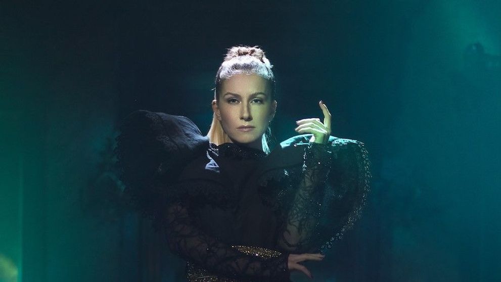 Căștigătoarea Selecției Naționale Eurovision, Ester Peony lansează clipul piesei „On A Sunday”
