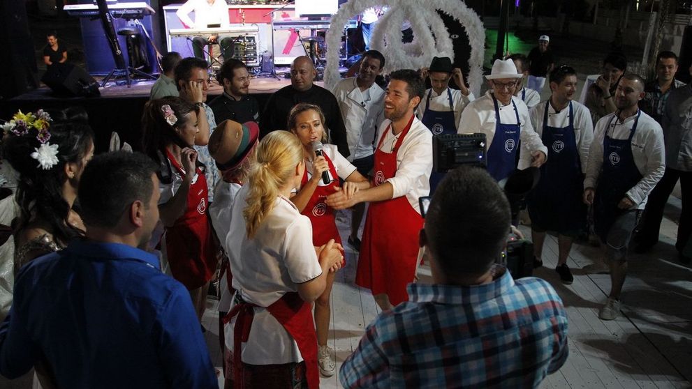 Surpriza la botezul unde vedetele de la 