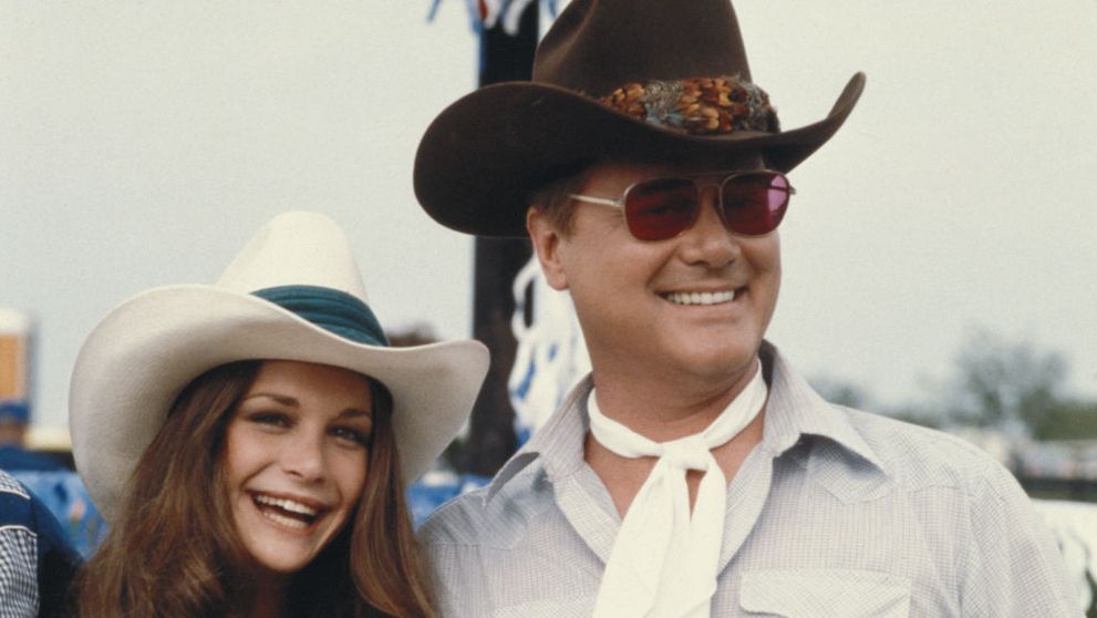 V-o amintiți pe sora malefică a lui Sue Ellen din ”Dallas”, cea care l-a împușcat pe JR? Cum arată, la 66 de ani, actrița Mary Crosby