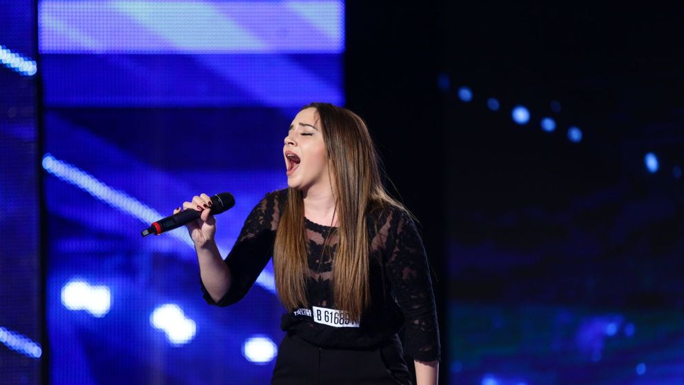 Are numai 19 ani, dar deja a urcat pe cele mai importante scene ale lumii. Vocea ei este impresionanta - VIDEO EXCLUSIV