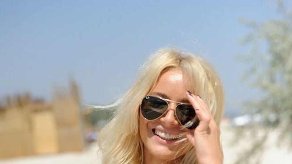 Laura Cosoi: 