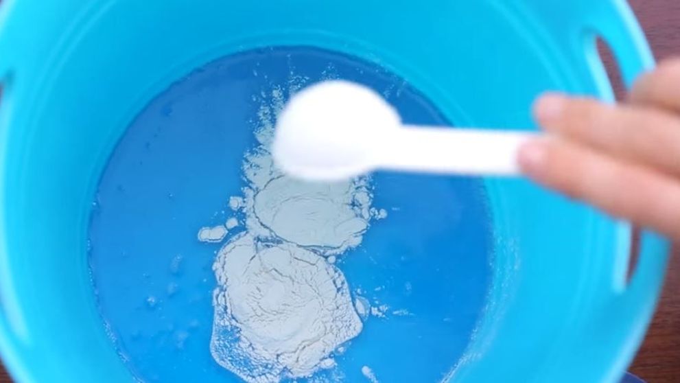 Trucul pe care copiii il vor indragi imediat. Ce se intampla daca amesteci detergent lichid pentru vase si praf de copt