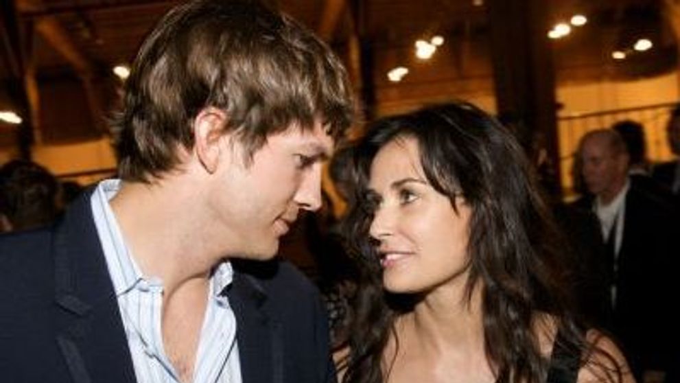 Demi Moore vrea sa divorteze de Ashton Kutcher! Veziu de ce: