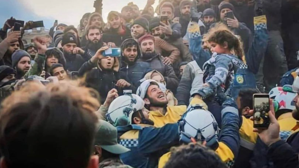 O familie întreagă, salvată de sub dărâmături după cutremurul care a zguduit din temelii Siria
