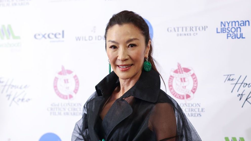 Cine este Michelle Yeoh, actrița care joacă rolul principal în filmul cu cele mai multe nominalizări la Oscar 2023