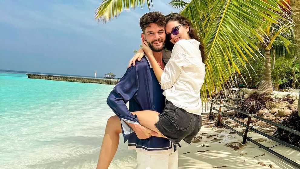Cleopatra Stratan și Edward Sanda, nedezlipiți în escapada din Maldive: “Să vă iubiți cel puțin o veșnicie