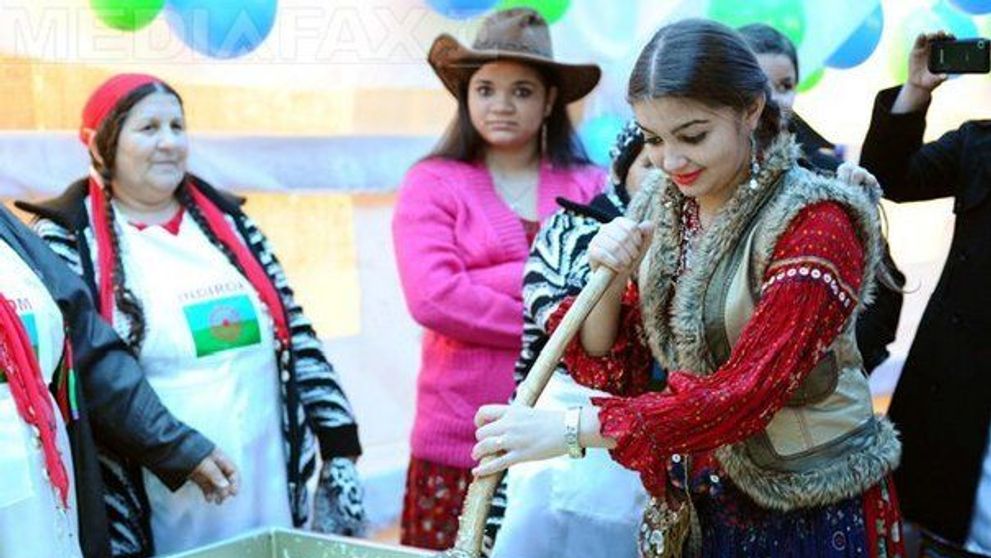 Romii caldarari din Sibiu vor sa intre in Cartea Recordurilor cu o mancare traditionala