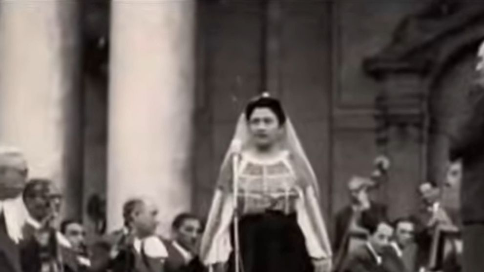 Cum arată ținutele pe care le va schimba Andra la spectacolul de pe 8 martie, de la Bruxelles