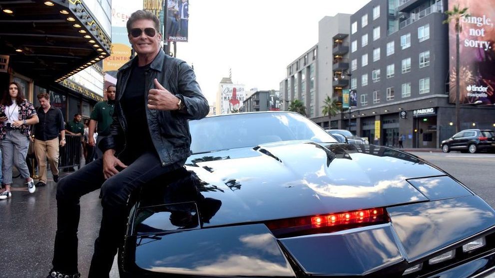 David Hasselhoff își vinde mașina legendară din serialul Knight Rider