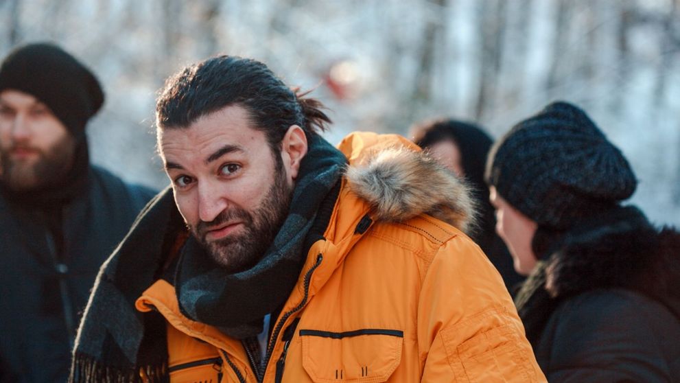 A zecea piesa din maratonul de 10. Smiley incheie primul deceniu de muzica solo si canta 