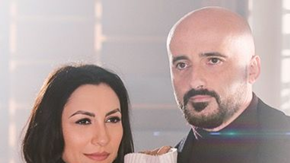 Voltaj lanseaza alaturi de Andra 