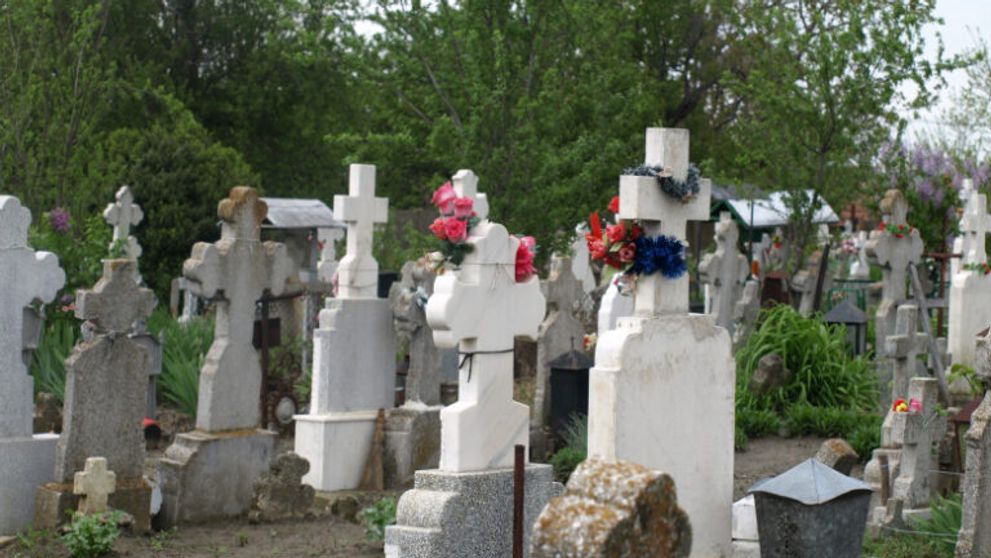 Un copil în vârstă de doar 4 ani a murit în cimitir. Ce s-a întâmplat când părinții nu erau atenți și care este cauza decesului