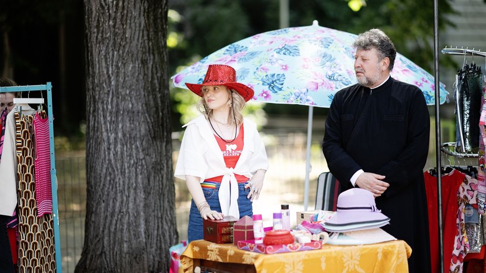Ultimul episod din Scara B reunește locatarii la un târg caritabil!  „Mi-au luat tot! Ajutor!! Nimic nu mai am”
